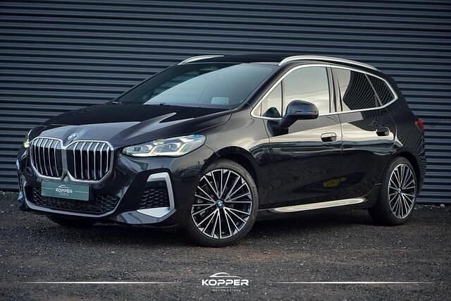 Zwart Gebruikt 2022 BMW 220 M Sport Stationwagen | € 31.750 (Goede deal) - Afbeelding 1/4