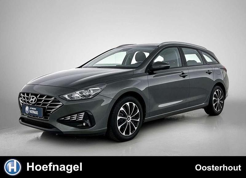 Grijs Gebruikt 2022 Hyundai i30 Comfort Stationwagen | € 21.450 (Eerlijke prijs) - Afbeelding 1/3