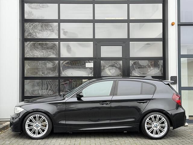 Occasion BMW 130 Executive 265 PK (194 kW) 2006 Zwart Hatchback