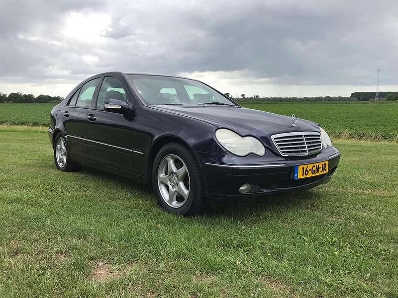 Blauw Gebruikt 2001 Mercedes C240 Elegance Sedan | € 4.500 (Duur) - Afbeelding 1/4