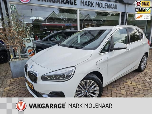 Wit Gebruikt 2020 BMW 225 Active Tourer iPerformance MPV | € 24.950 (Duur) - Afbeelding 1/4