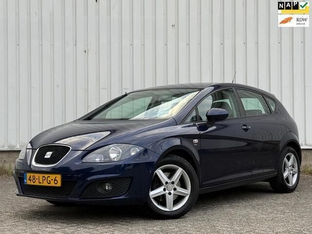 Blauw, metallic lak Gebruikt 2010 Seat Leon Reference Hatchback | € 3.249 (Eerlijke prijs) - Afbeelding 1/4