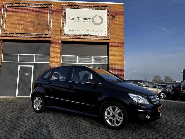 Zwart (metallic) Occasion 2011 Mercedes B160 Business MPV | € 4.250 (Eerlijke prijs) - Afbeelding 1/4