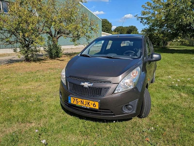 Bruin Gebruikt 2010 Chevrolet Spark Hatchback | € 3.100 (Iets duurder) - Afbeelding 1/4