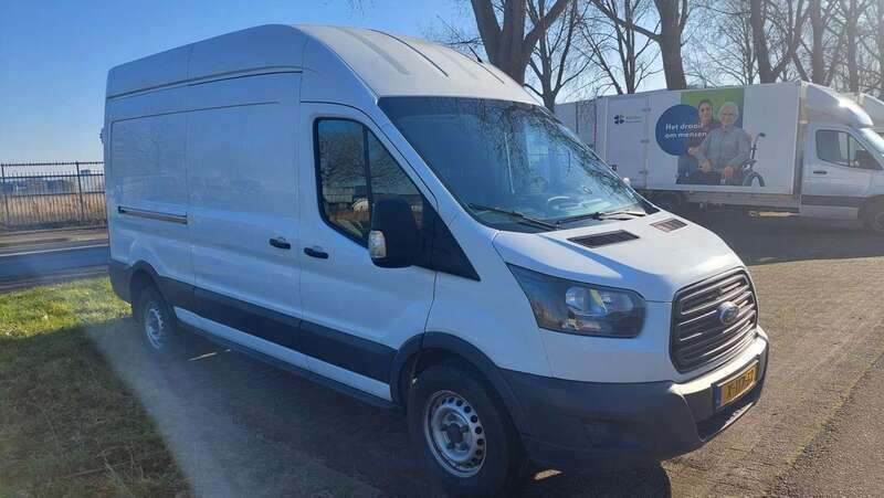 Wit Gebruikt 2016 Ford Transit Van | € 16.900 (Duur) - Afbeelding 1/4