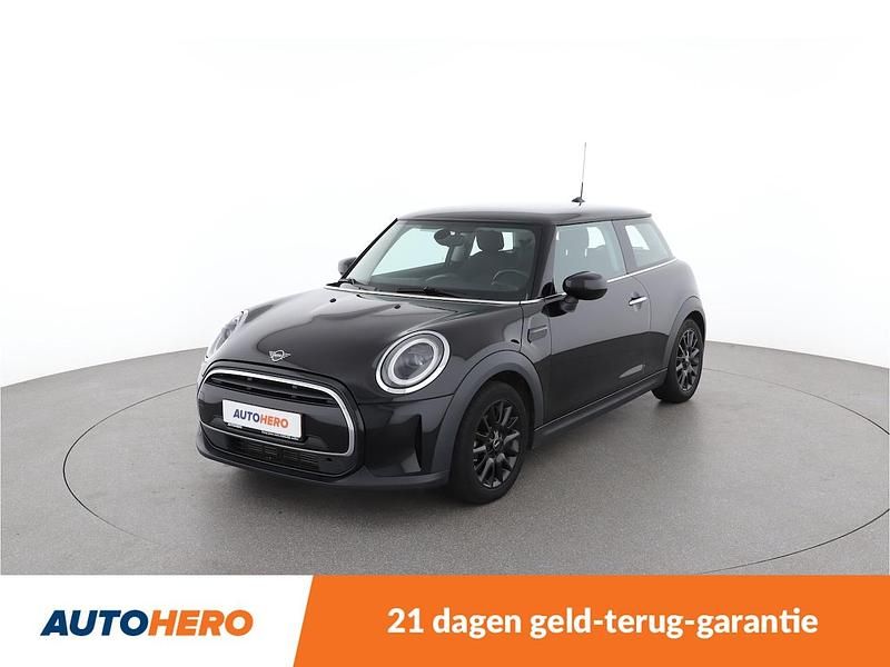 Zwart Gebruikt 2021 Mini ONE Essential Hatchback | € 15.849 (Goede deal) - Afbeelding 1/4