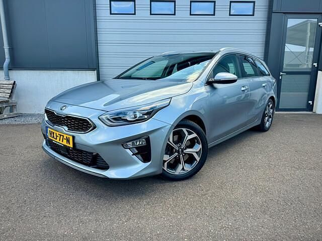 Grijs Gebruikt 2018 Kia Ceed Sportswagon Stationwagen | € 16.500 (Eerlijke prijs) - Afbeelding 1/4