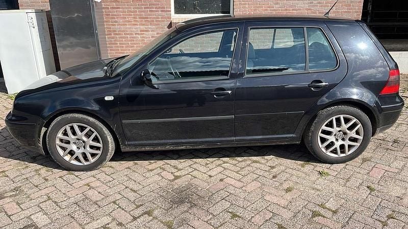 Gebruikt 2002 VW Golf IV Highline Hatchback | € 3.300 (Super prijs) - Afbeelding 1/2