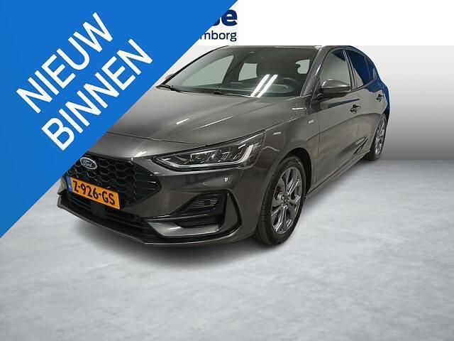 Grijs Gebruikt 2024 Ford Focus ST-Line X Hatchback | € 29.880 (Eerlijke prijs) - Afbeelding 1/3