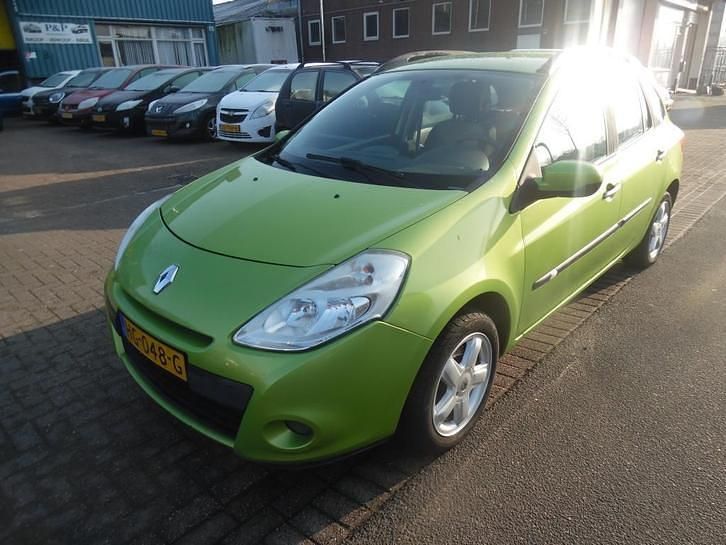 Occasion 2009 Renault Clio II Expression Stationwagen | € 1.750 (Eerlijke prijs) - Afbeelding 1/4