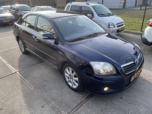 Occasion Toyota Avensis Luna 165 PK (121 kW) 2007 Blauw (metallic) Sedan