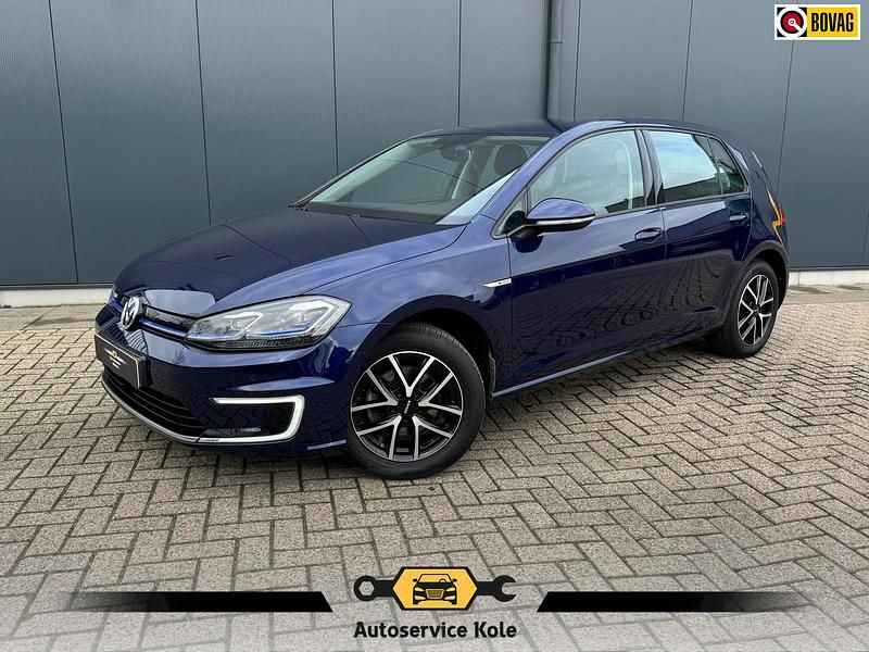 Blauw Occasion 2018 VW e-Golf Hatchback | € 12.635 - Afbeelding 1/4