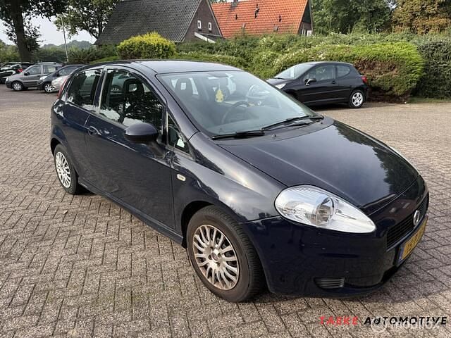Blauw Gebruikt 2011 Fiat Grande Punto Hatchback | € 999 (Eerlijke prijs) - Afbeelding 1/4