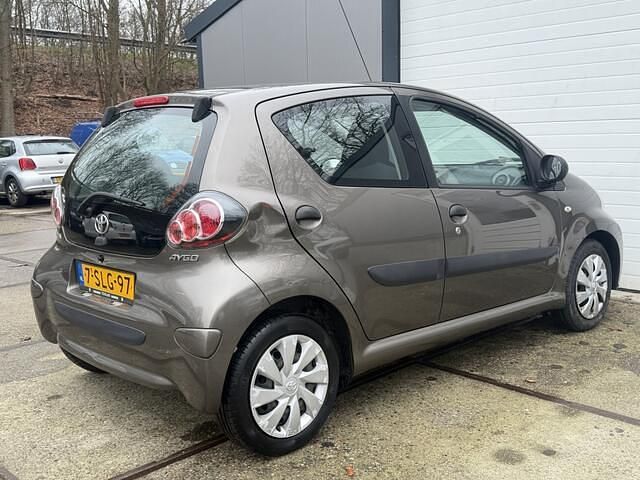 Occasion Toyota Aygo 68 PK (50 kW) 2013 Bruin Hatchback