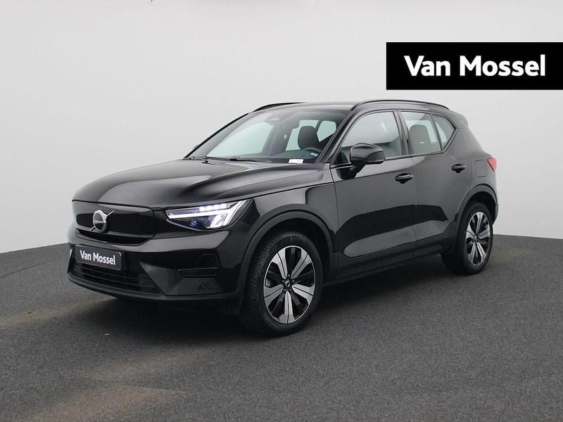 Zwart Gebruikt 2022 Volvo XC40 Core SUV | € 29.900 (Goede deal) - Afbeelding 1/4