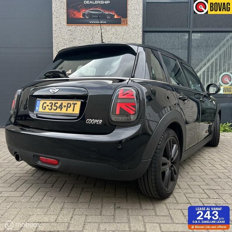 Zwart Gebruikt 2017 Mini Cooper Business Hatchback | € 14.999 (Super prijs) - Afbeelding 1/4