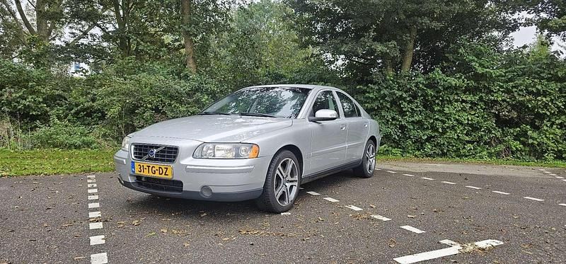 Zilver Gebruikt 2006 Volvo S60 Sedan | € 6.499 (Iets duurder) - Afbeelding 1/4