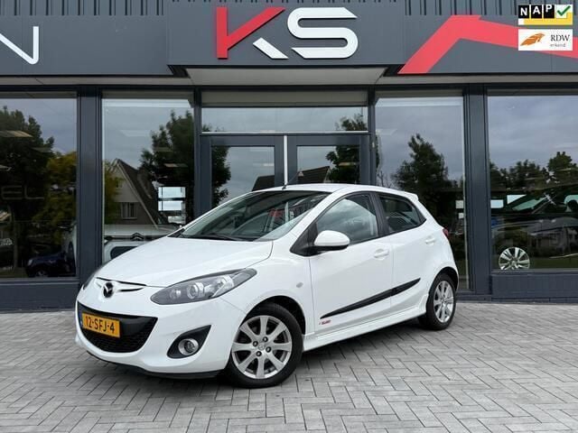 Wit Gebruikt 2011 Mazda 2 Hatchback | € 5.999 (Iets duurder) - Afbeelding 1/3