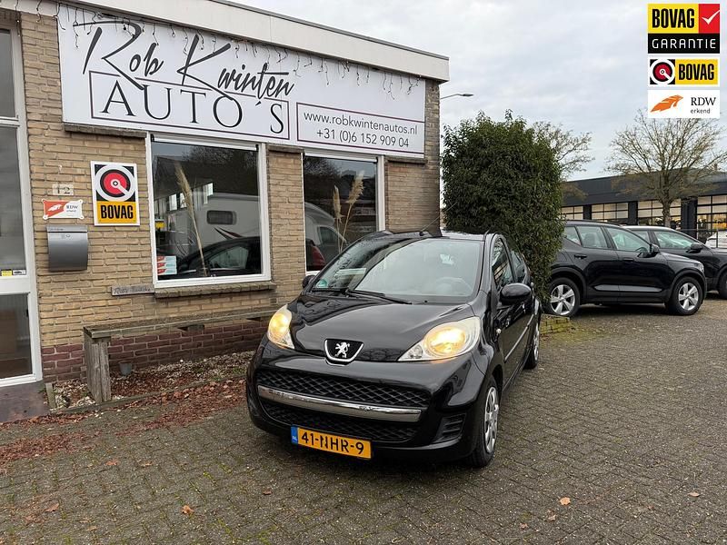 Zwart Gebruikt 2009 Peugeot 107 Hatchback | € 2.950 (Eerlijke prijs) - Afbeelding 1/4
