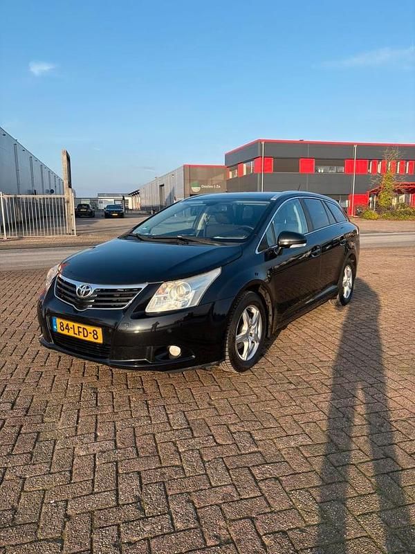 Occasion 2010 Toyota Avensis Stationwagen | € 3.950 (Eerlijke prijs) - Afbeelding 1/4
