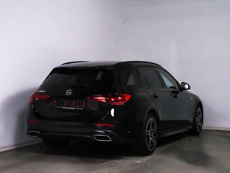 Zwart Gebruikt 2025 Mercedes C300e AMG line Stationwagen | € 53.945 (Eerlijke prijs) - Afbeelding 1/2