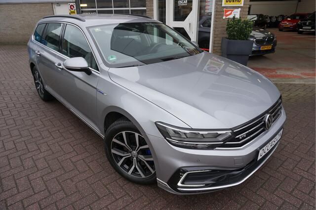 Grijs Gebruikt 2020 VW Passat GTE Stationwagen | € 23.945 (Goede deal) - Afbeelding 1/4