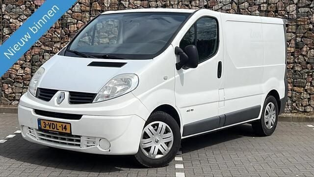 Wit Gebruikt 2009 Renault Trafic Van | € 2.950 (Eerlijke prijs) - Afbeelding 1/4