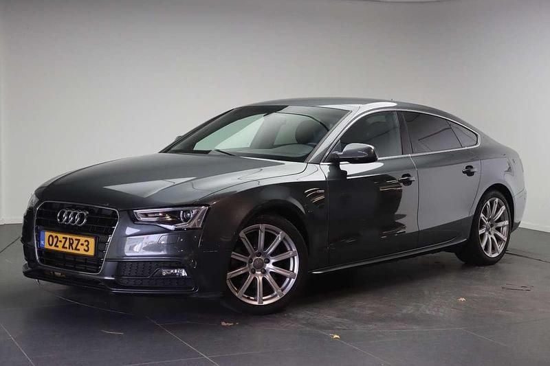 Grijs Gebruikt 2013 Audi A5 Hatchback | € 9.950 (Super prijs) - Afbeelding 1/4