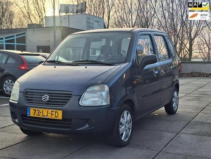 Blauw (metallic) Occasion 2003 Suzuki Wagon R+ Stationwagen | € 1.350 (Eerlijke prijs) - Afbeelding 1/4