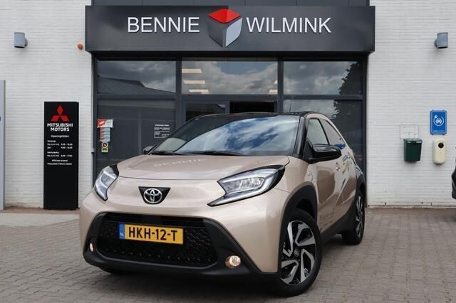 Bruin Nieuw 2025 Toyota Aygo Pulse Hatchback | € 22.695 (Duur) - Afbeelding 1/4