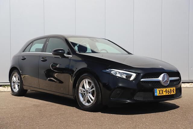 Occasion Mercedes A180 Business 116 PK (85 kW) 2019 Zwart Hatchback