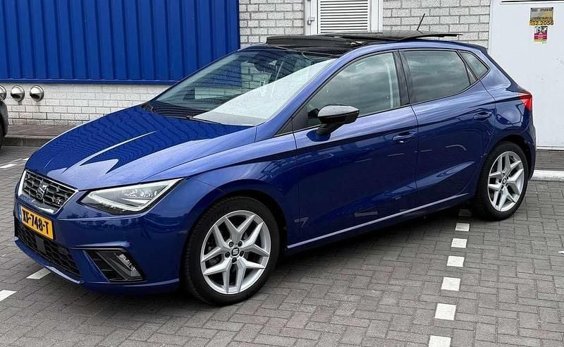 Blauw Gebruikt 2019 Seat Ibiza FR Hatchback | € 15.500 (Eerlijke prijs) - Afbeelding 1/4