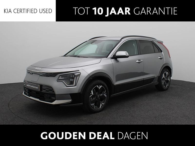 Grijs Gebruikt 2024 Kia Niro Advance SUV | € 32.440 (Eerlijke prijs) - Afbeelding 1/4