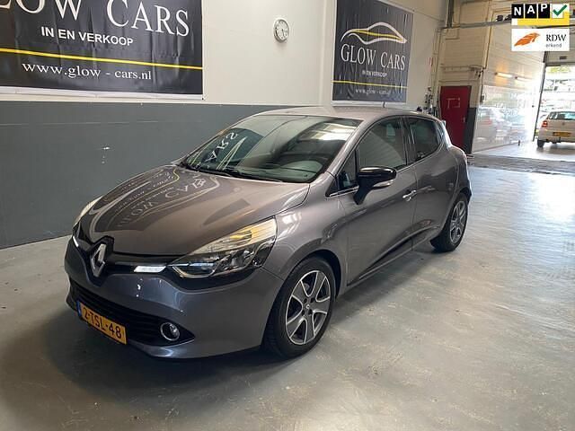 Grijs Gebruikt 2014 Renault Clio IV Night&Day Hatchback | € 6.999 (Eerlijke prijs) - Afbeelding 1/4