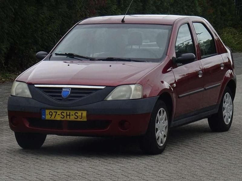 Rood Gebruikt 2006 Dacia Logan Ambiance Sedan | € 999 (Eerlijke prijs) - Afbeelding 1/4