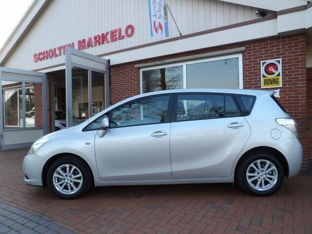 Grijs Occasion 2011 Toyota Verso Edition MPV | € 12.500 (Iets duurder) - Afbeelding 1/4