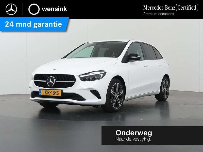 Wit Gebruikt 2025 Mercedes B250e Luxury MPV | € 42.850 (Duur) - Afbeelding 1/4