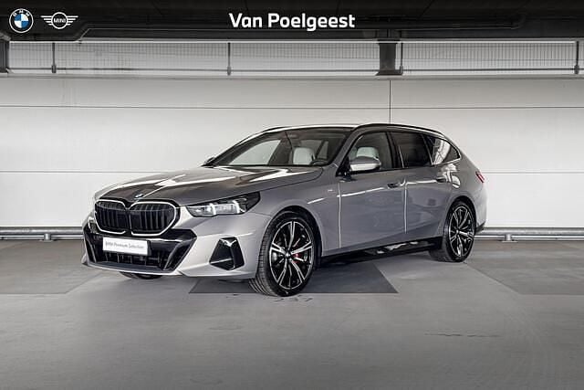 Oxidgrau metallic (c4a) (grijs metallic) Gebruikt 2024 BMW 520 Comfort Edition Stationwagen | € 69.900 (Iets duurder) - Afbeelding 1/4