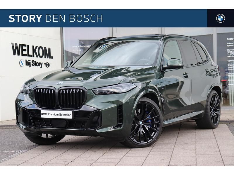 Groen Gebruikt 2025 BMW X5 Executive SUV | € 137.950 - Afbeelding 1/4