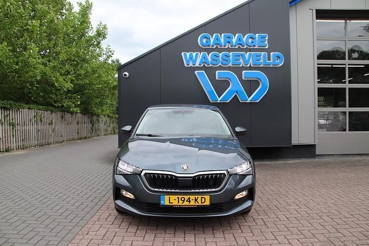 Occasion Skoda Scala Ambition 116 PK (85 kW) 2021 Grijs Hatchback