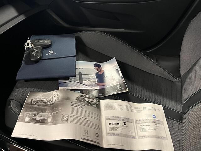 Occasion Peugeot e-208 Allure 100 kW (136 PK) 2020 Grijs (metallic) Hatchback