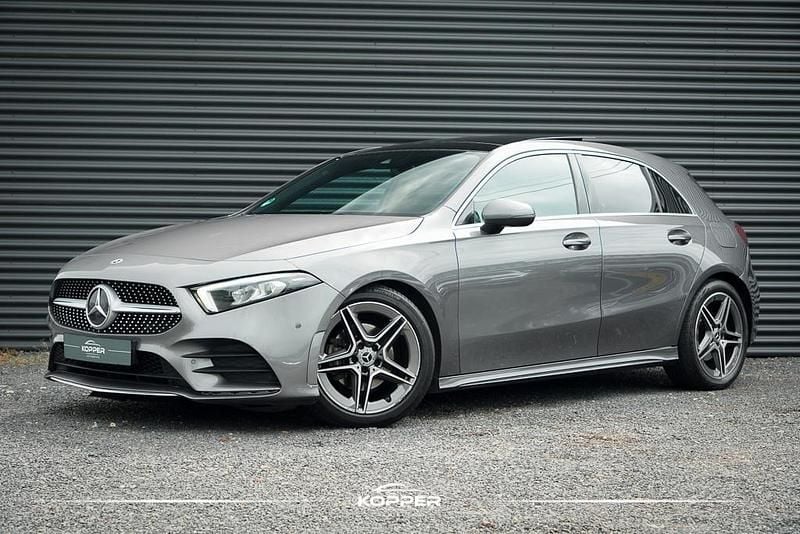 Grijs Gebruikt 2018 Mercedes A200 Business Hatchback | € 21.450 (Eerlijke prijs) - Afbeelding 1/4