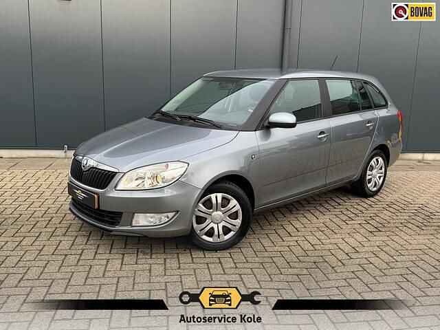 Grijs (metallic) Occasion 2013 Skoda Fabia Ambition Stationwagen | € 6.940 (Duur) - Afbeelding 1/4