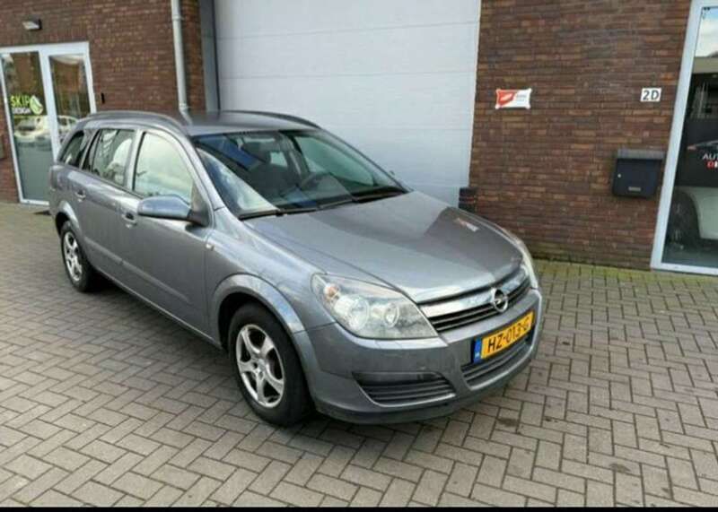 Grijs Gebruikt 2006 Opel Astra Essentia Stationwagen | € 1.000 (Eerlijke prijs) - Afbeelding 1/3