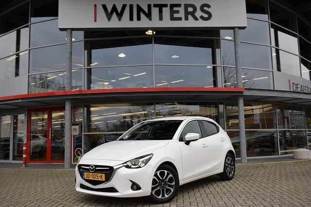 Wit Gebruikt 2016 Mazda 2 Hatchback | € 12.845 (Iets duurder) - Afbeelding 1/4
