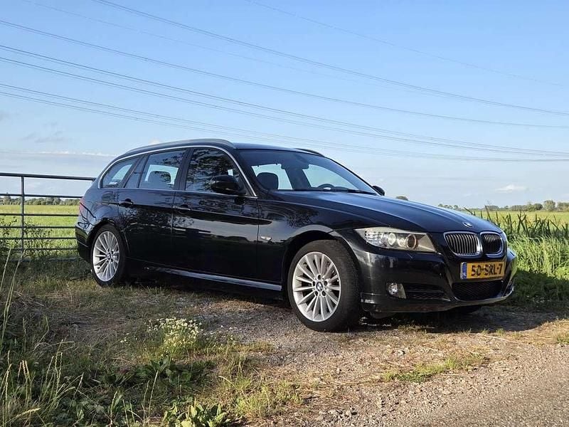 Occasion BMW 325 Luxury Line 218 PK (160 kW) 2011 Zwart Stationwagen