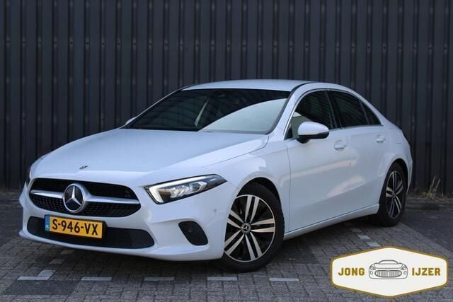 Wit, metallic lak Gebruikt 2021 Mercedes A200 Business Sedan | € 22.500 (Super prijs) - Afbeelding 1/4