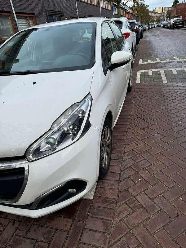 Wit Gebruikt 2018 Peugeot 208 Hatchback | € 6.350 (Eerlijke prijs) - Afbeelding 1/4