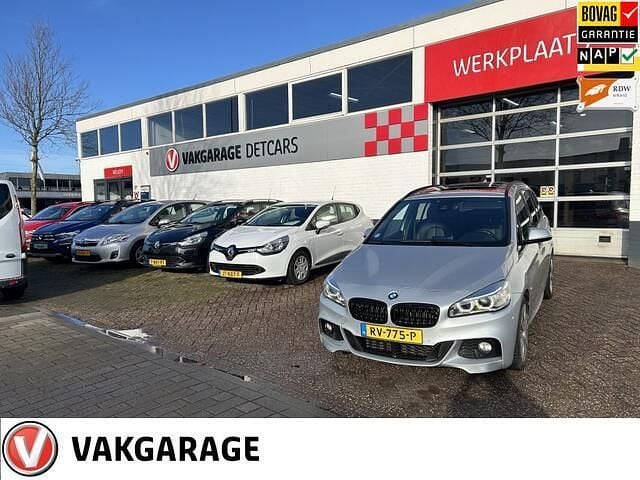 Grijs Gebruikt 2018 BMW 218 Executive Stationwagen | € 16.250 (Eerlijke prijs) - Afbeelding 1/4