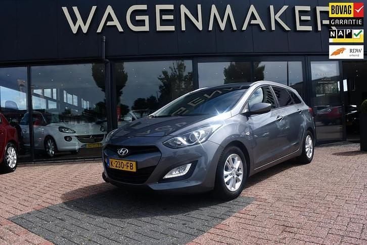 Grijs, metallic lak Gebruikt 2014 Hyundai i30 Stationwagen | € 10.450 (Goede deal) - Afbeelding 1/4